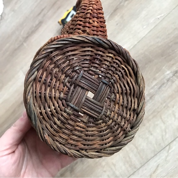 Vintage Retro Elephant trunk up rattan wicker  small planter basket flower pot - Picture 4 of 5